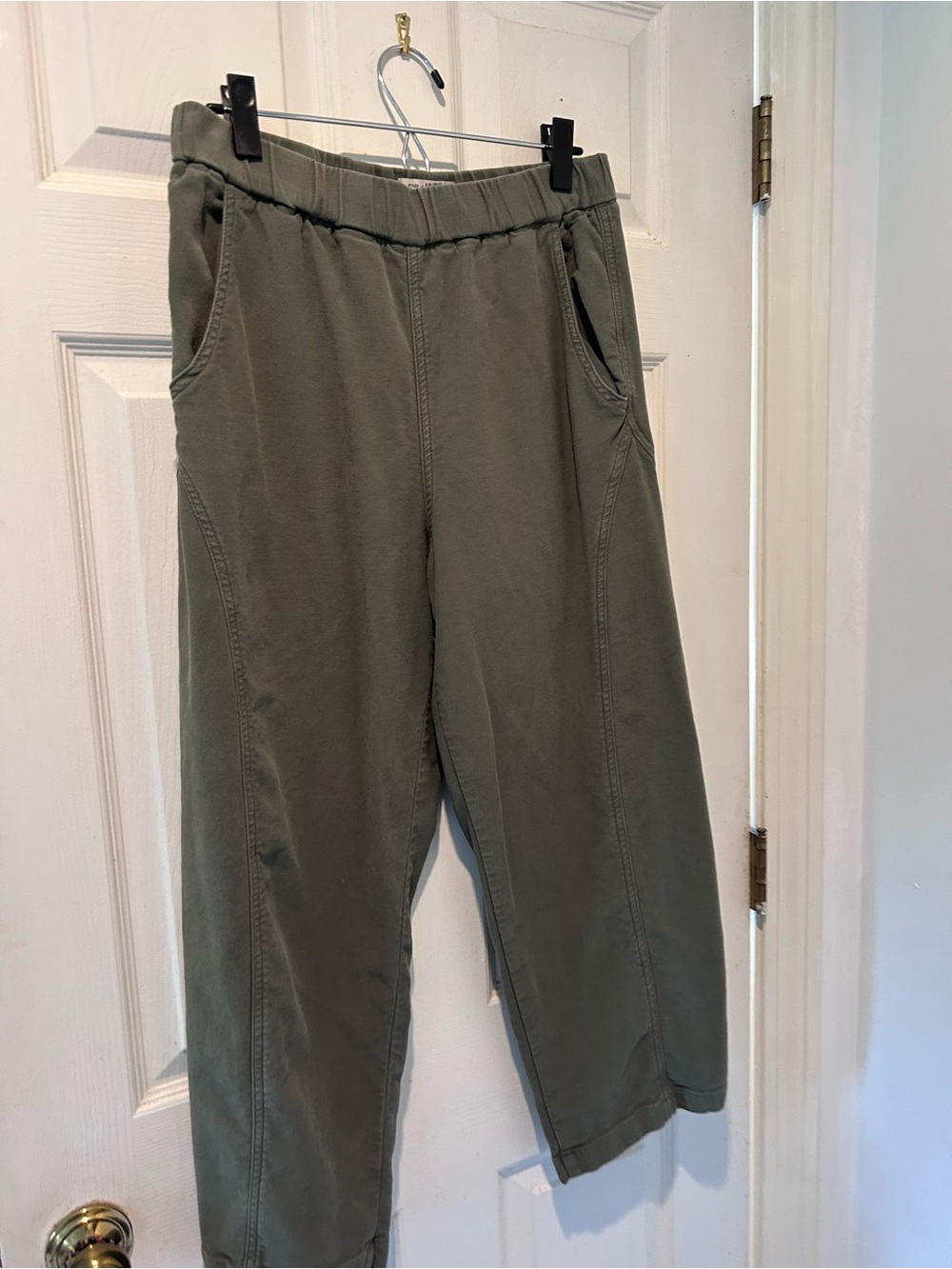 Marine Layer green barrel pants MD - Picture 8 of 9
